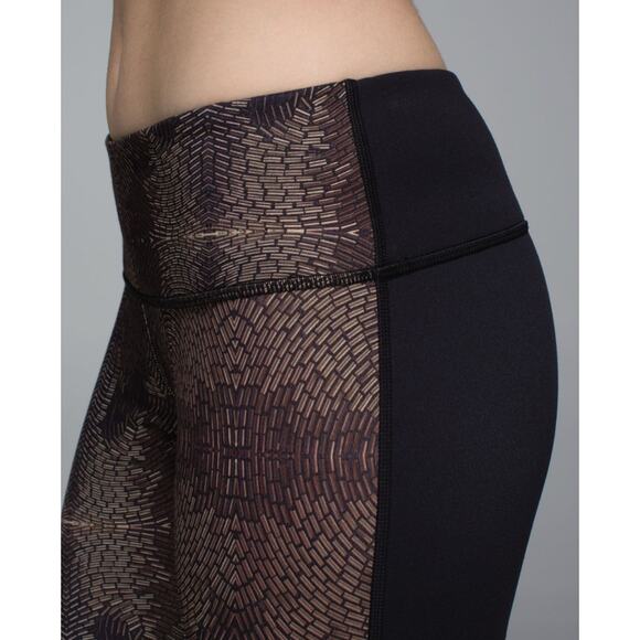 Lululemon Wunder Under Crop II Golden Goddess Cashew Multi Black Size 4 W6E33S - Picture 2 of 6